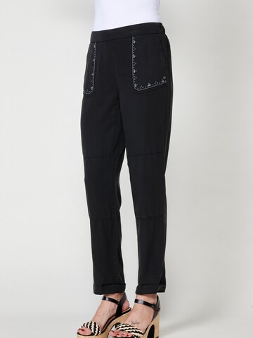 regular Pantaloni di KOROSHI in nero