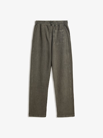 Loosefit Pantalon Bershka en gris