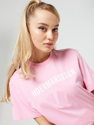 Maglietta 'Suki' di Hoermanseder x About You in rosa