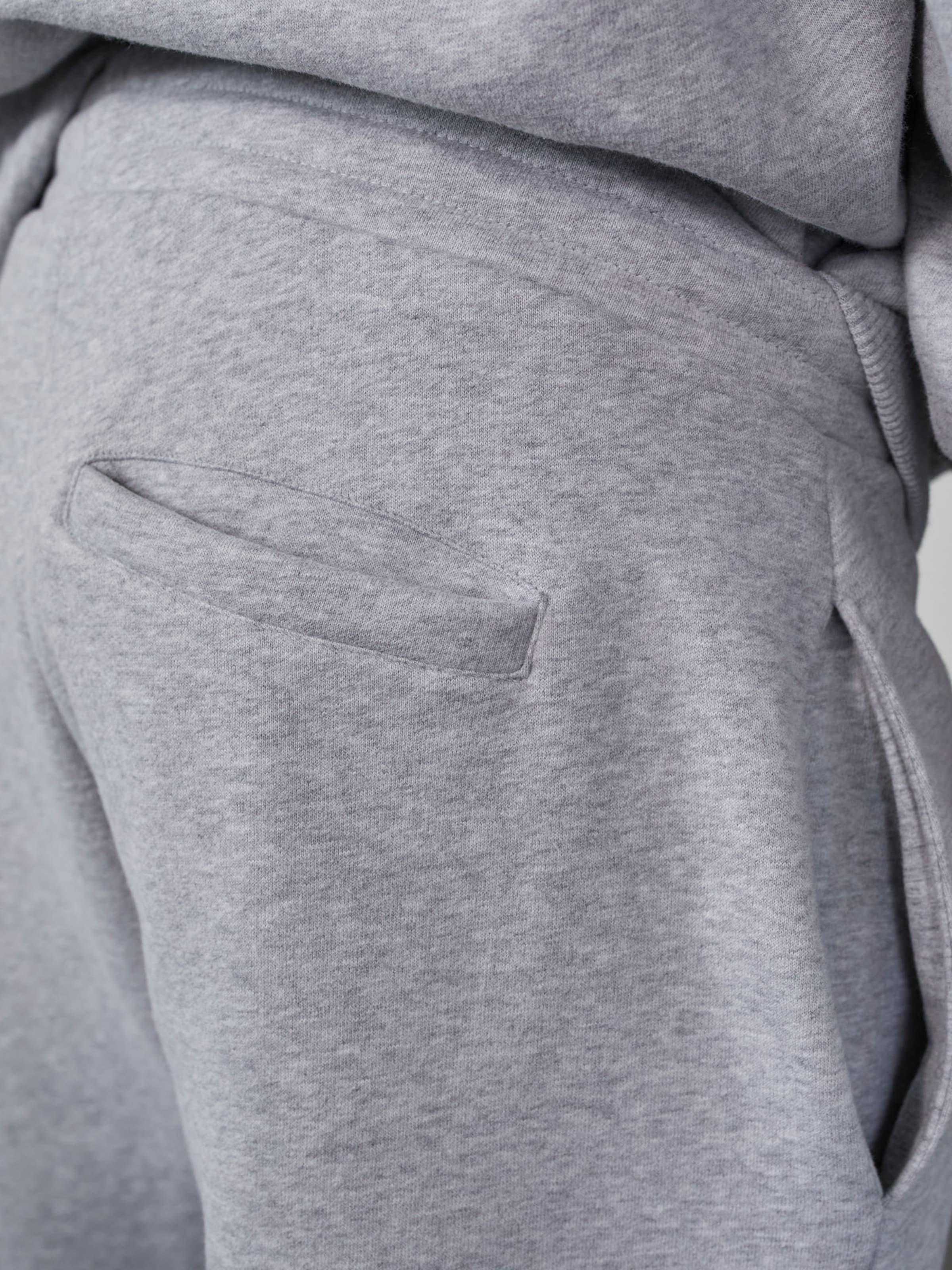Männer Hosen DAN FOX APPAREL Jogginghose 'Danilo' - (GOTS) in Grau - YB23563 Männer Hosen DAN FOX APPAREL Jogginghose 'Danilo' - (GOTS) in Grau - YB23563