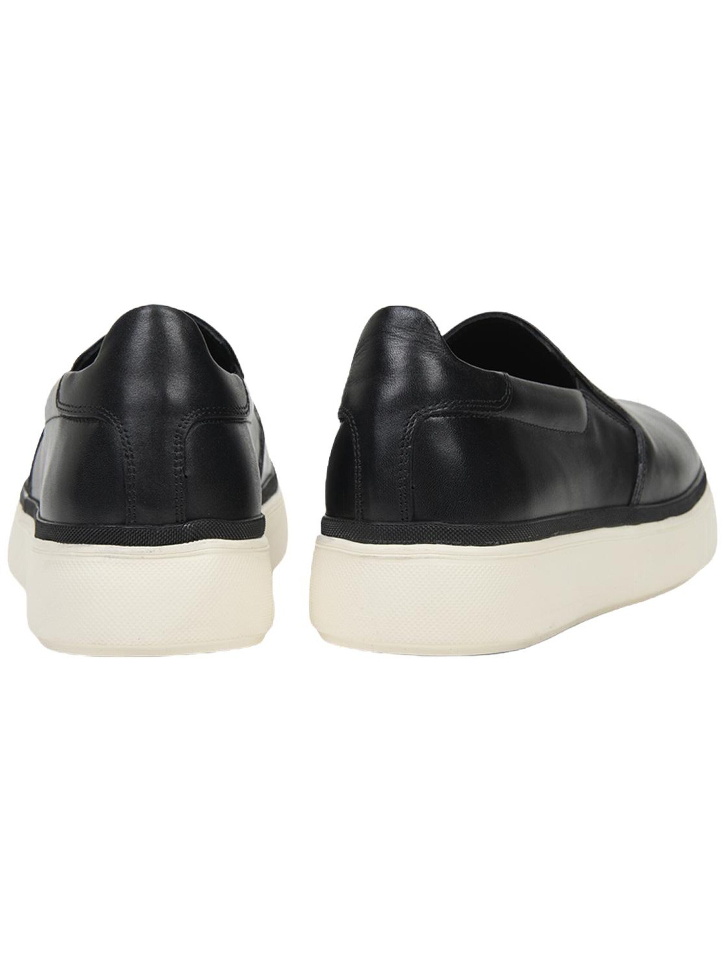 Chaussure basse 'Beleg' Desa en noir