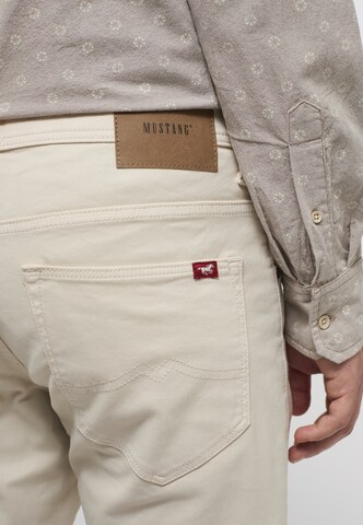 MUSTANG Regular Hose 'Chicago' in Beige