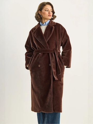 Bianco Lucci Tussenmantel in Bruin: voorkant