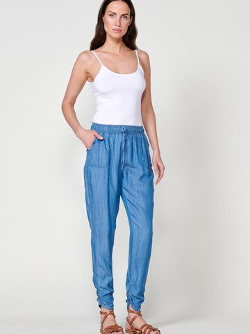 Tapered Pantaloni di KOROSHI in blu