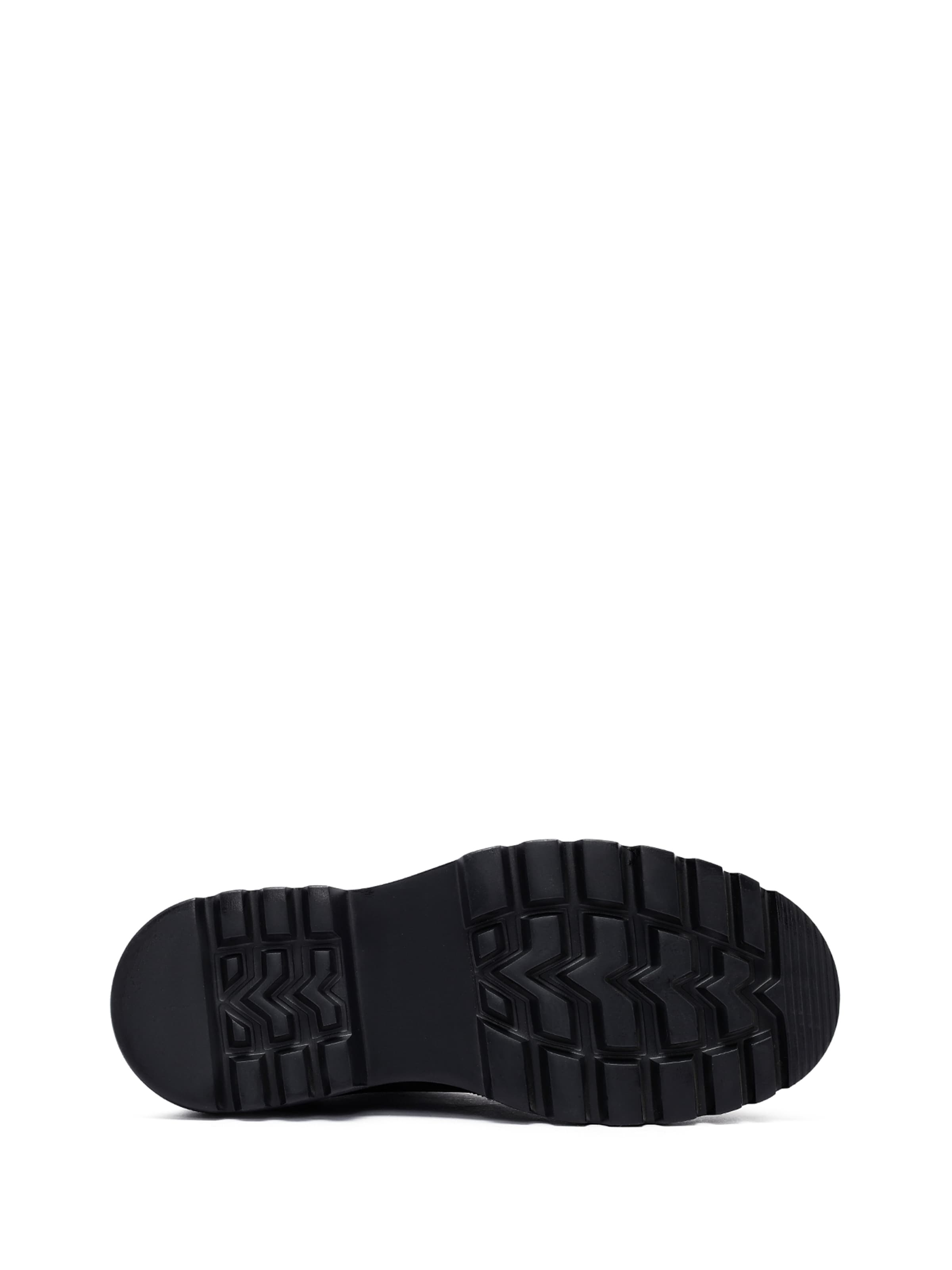 Scarpa stringata di Derimod in nero