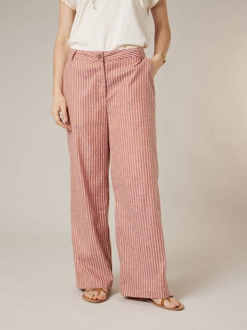 Loosefit Pantalon 'Azalia' Deeluxe en rouge : devant