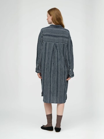 moshi moshi mind Dress ' relieve ' in White