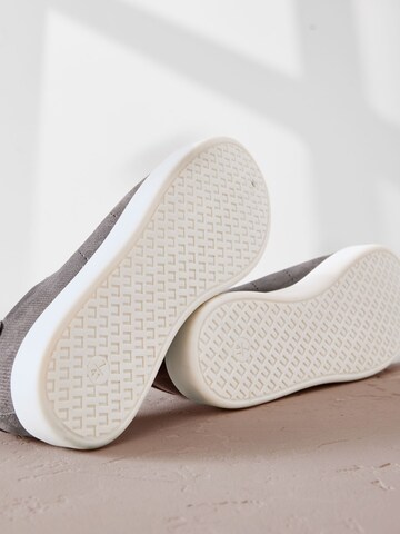 Next Παντοφλέ σε γκρι