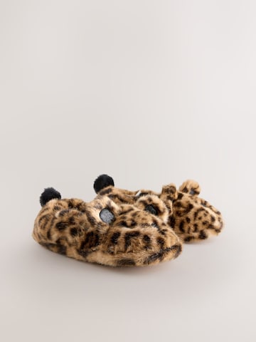 Next Toasuss, värv pruun