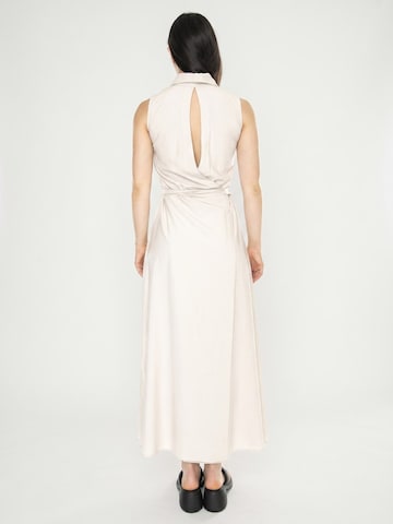 wild pony Sukienka 'Vestido Largo Camisero Blanco' w kolorze beżowy