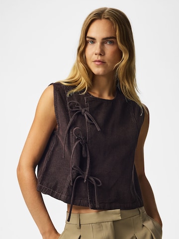 PIECES Vest 'PCAia' i brun: forside