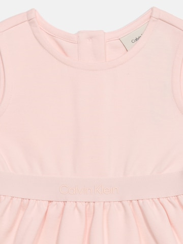 Rochie de la Calvin Klein Jeans pe roz