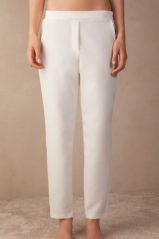 INTIMISSIMI Slim fit Pants in White: front