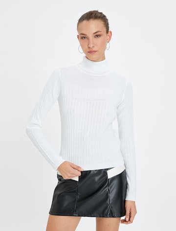 Koton Pullover in Weiß: Vorderseite