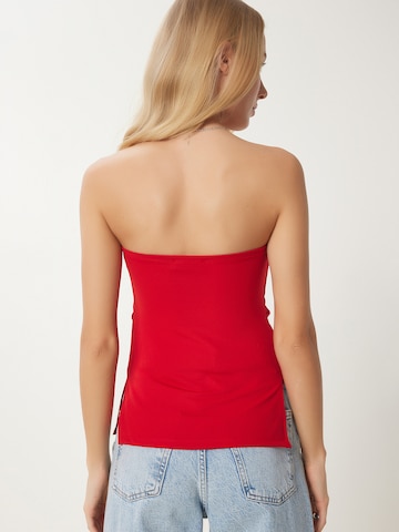 Happiness İstanbul Topp i röd