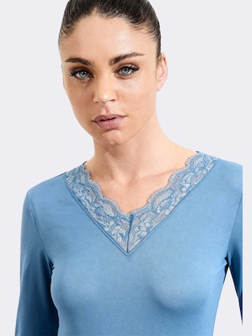 Ciocca - Camiseta térmica 'Maglia Intima con Pizzo in Cashmere Modal Scollo a V' en azul