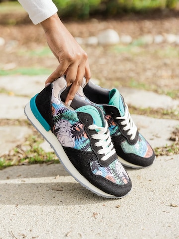 inkkas Sneaker low 'Inkkas Spirit Bear Vegan Sneaker – Handgefertigter Damen-Sneaker aus veganem Leder'‌ in Mischfarben