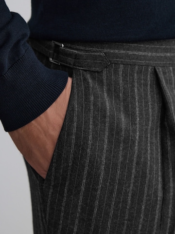 Regular Pantalon à pince Next en gris