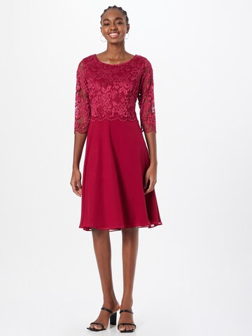 Robe de cocktail Vera Mont en rouge