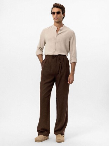 regular Pantaloni con pieghe 'Gregorio' di Antioch in marrone