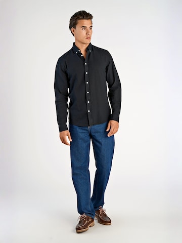 Coupe regular Chemise Lindbergh en noir