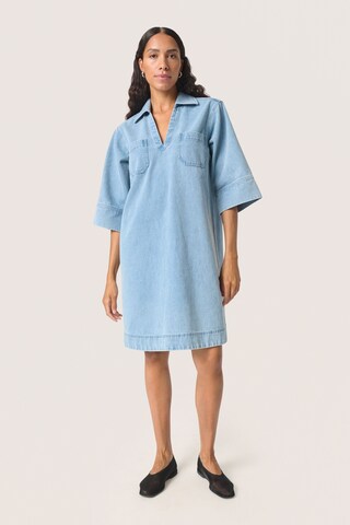 SOAKED IN LUXURY Blusekjole 'Annabeth' i blå