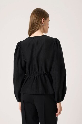 SOAKED IN LUXURY Blouse 'CENDRA STUDIO' in Black