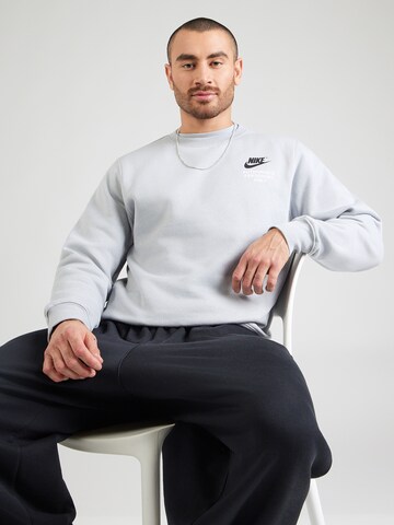 Nike Sportswear Sweatshirt 'CLUB' i grå