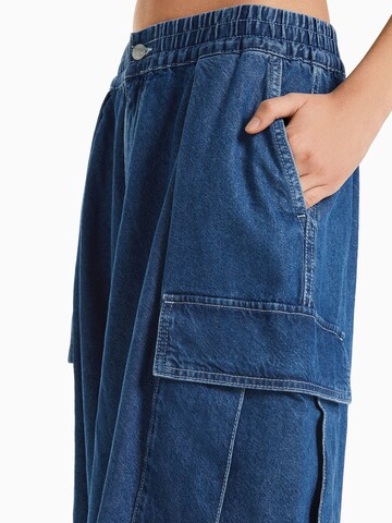 Bershka Tapered Cargo Jeans in Blue