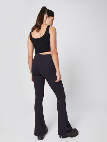 SHYX Flared Broek 'Lumi' in Zwart