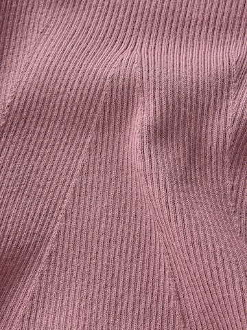 The Set Mekko värissä vaaleanpunainen