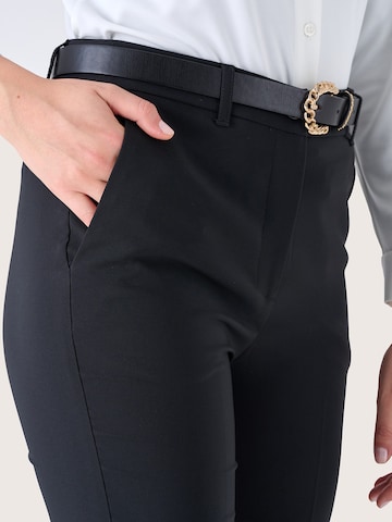 Camomilla Italia Slim fit Traditional pants in Black