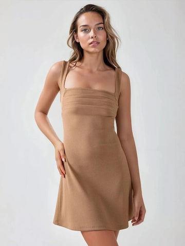Hiccup Cocktail Dress in Brown: front