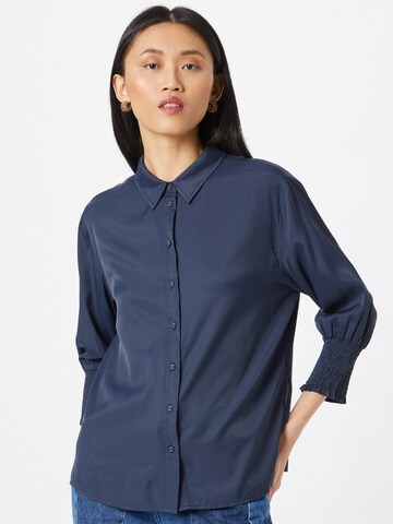 Cream Blouse 'Nola' in Blauw: voorkant