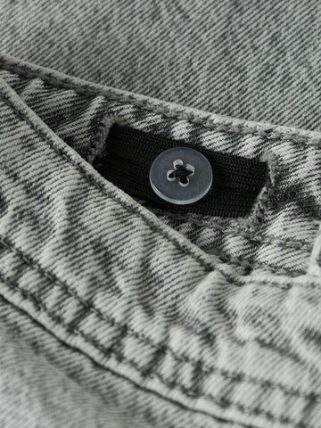 pelēks NAME IT Vaļīgs piegriezums Džinsi 'NKMRyan'