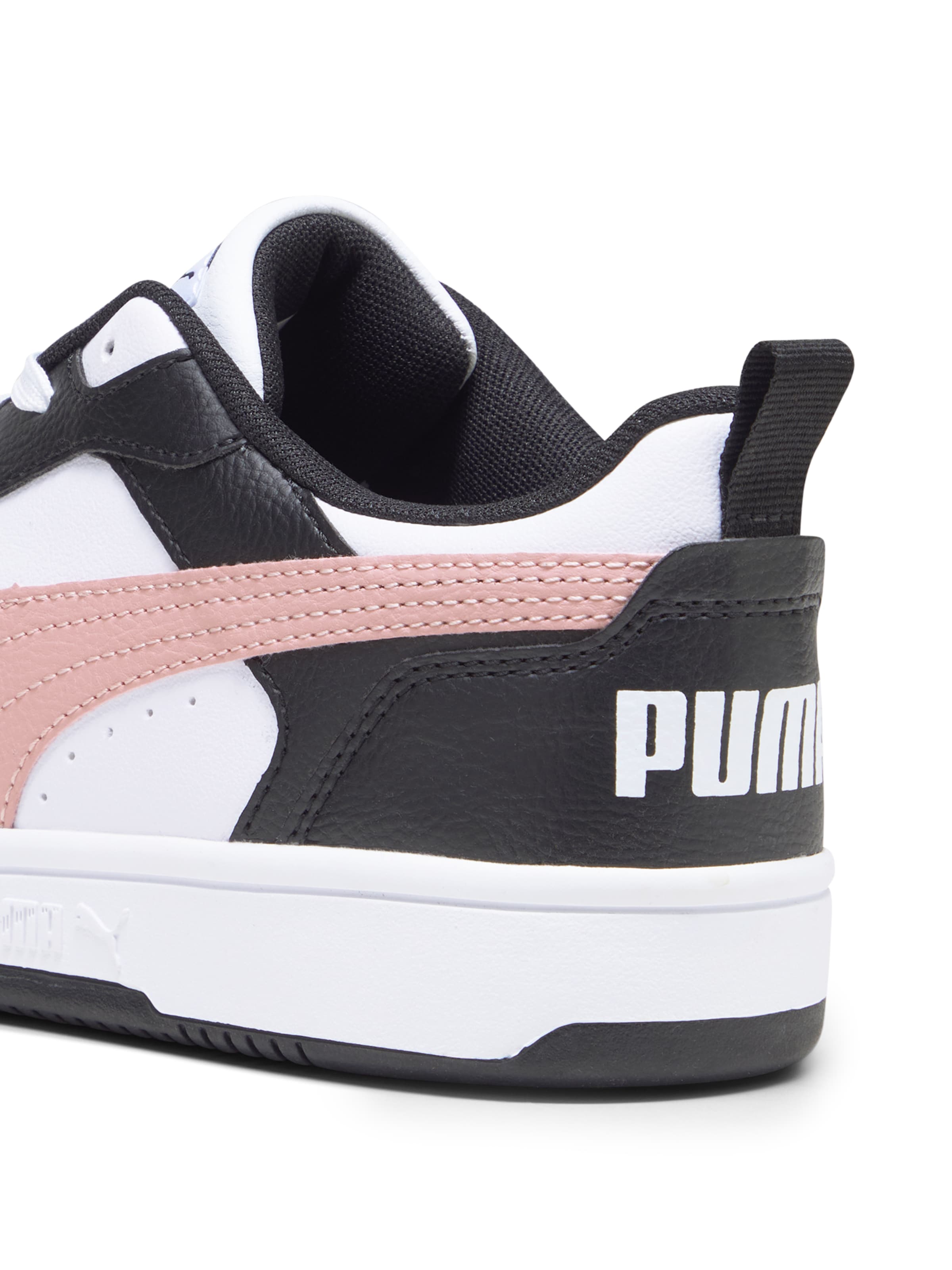 PUMA Matalavartiset tennarit 'Rebound V6' värissä valkoinen