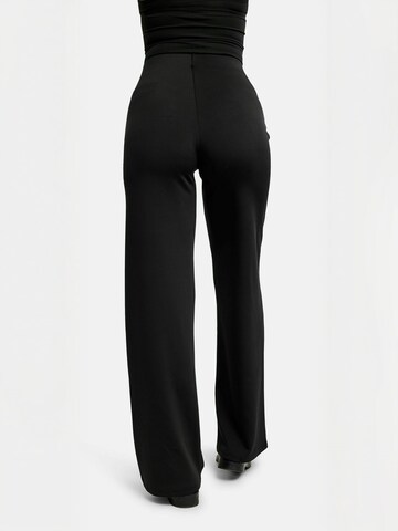 Liberte Essentiel Loosefit Housut 'Henny' värissä musta