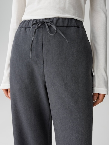 Largi Pantaloni 'Melane dynamic' de la OPUS pe gri