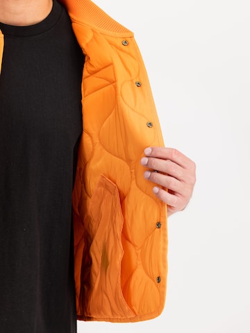 ALPHA INDUSTRIES Weste 'Q-1' in Orange: Seite