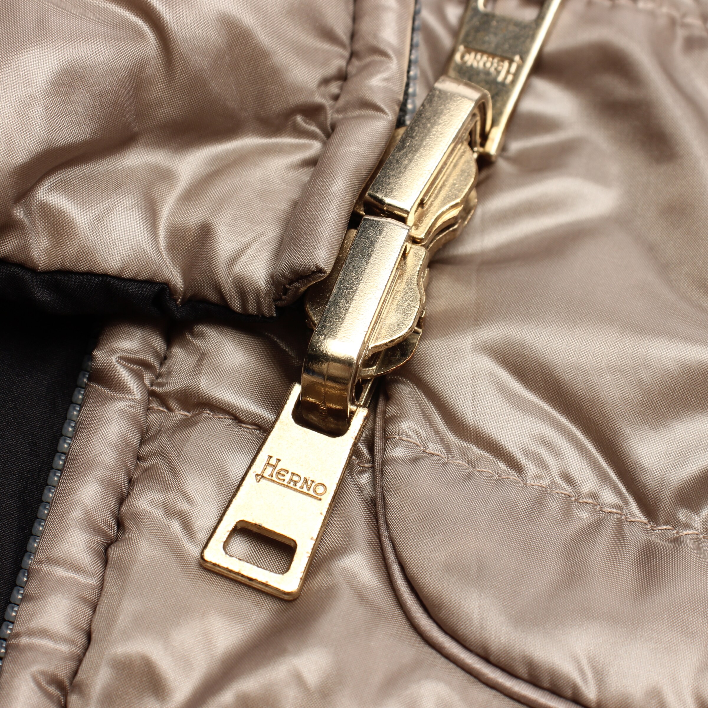 Herno Jacket & Coat in M in Black