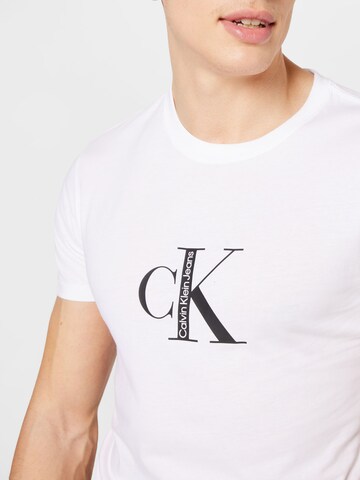 Calvin Klein Jeans - Camiseta en blanco