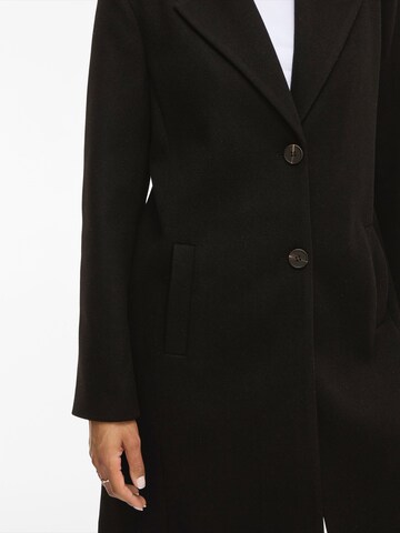 VILA Between-seasons coat in Black