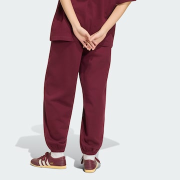 Loosefit Pantalon 'Essentials' ADIDAS ORIGINALS en rouge