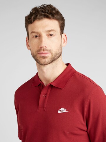 T-Shirt 'CLUB' Nike Sportswear en rouge