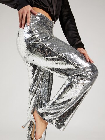 Gina Tricot Normalny krój Spodnie w kolorze srebrny