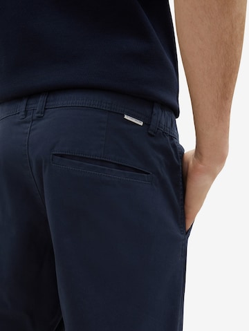 Regular Pantaloni eleganți de la TOM TAILOR pe albastru