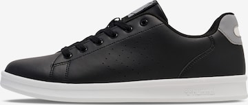 Baskets basses 'COURT LINE' Hummel en noir : devant