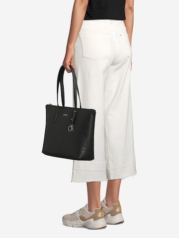 Calvin Klein Shopper táska 'MUST' - fekete