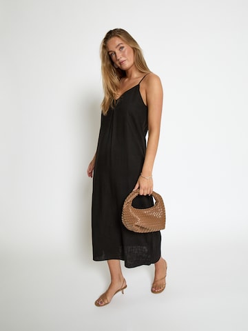 Robe d’été 'Natalie' DESIRES en noir
