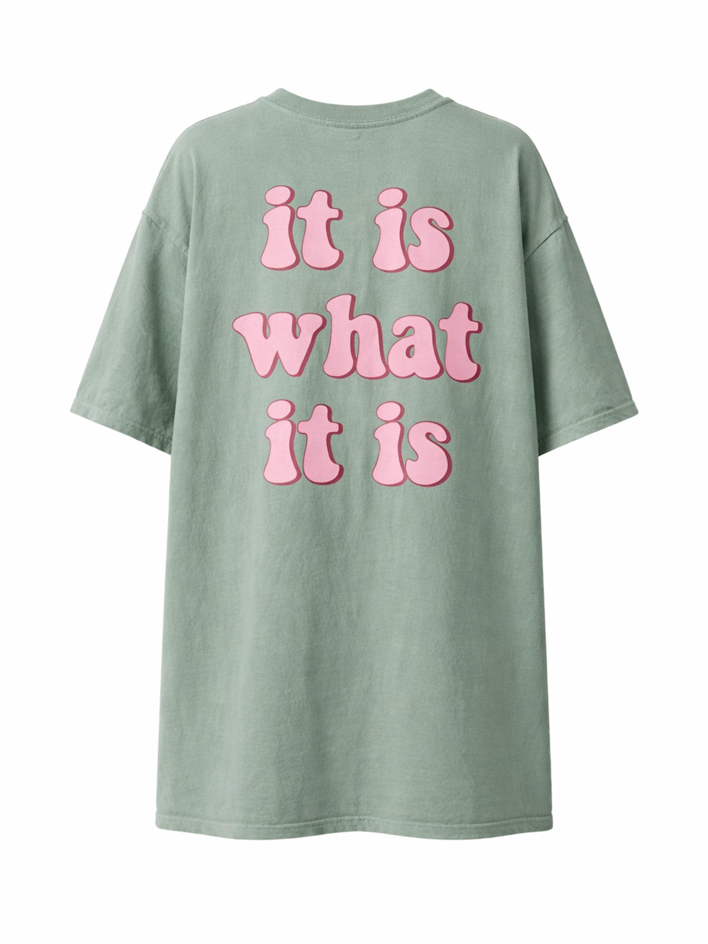 Worldclassca Oversized Shirt 'Oversized T-Shirt "It is What it is"' in Green: front